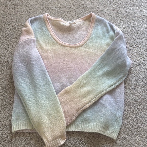 Soft and colorful comfy scoop neck sweater - Picture 1 of 3